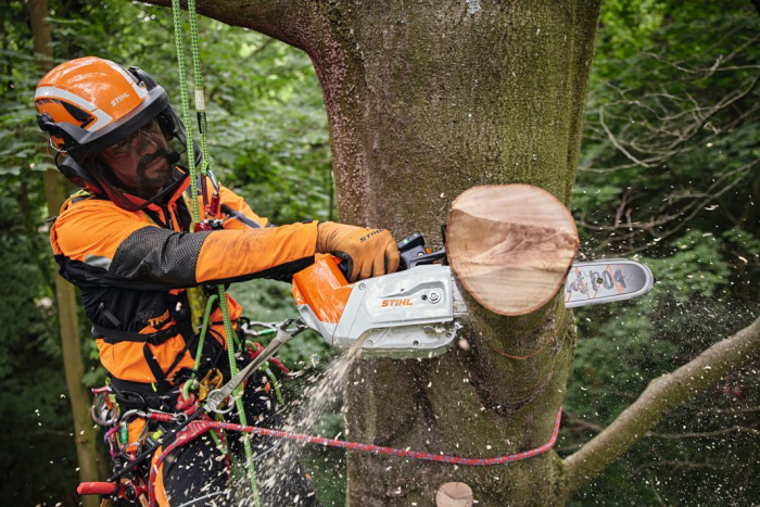 Motofierastrau cu acumulator Stihl MSA 220 TC-O, 36V, 2.1 kW, 35 cm, Solo (fara acumulator si incarcator) [6]
