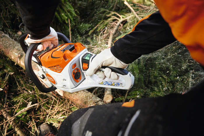 Motofierastrau cu acumulator Stihl MSA 300, 36V, 3 kW, 40 cm [8]