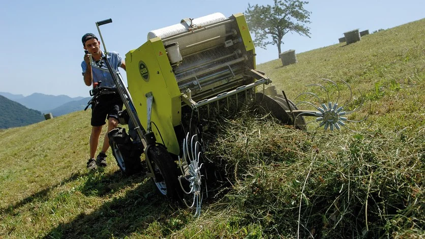 Presa de balotat baloti rotunzi CAEB MOUNTAINPRESS 550, pentru motocultivatoare BCS [6]