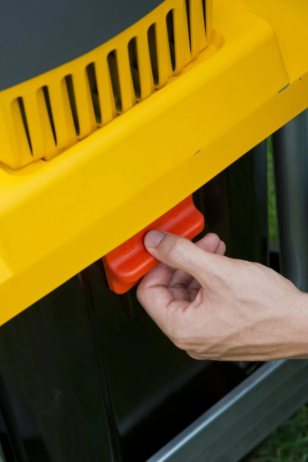 Tocator crengi Stiga BIO SILENT 2500, electric, 2500 W, Ø max. 40 mm, colector 60 L [9]