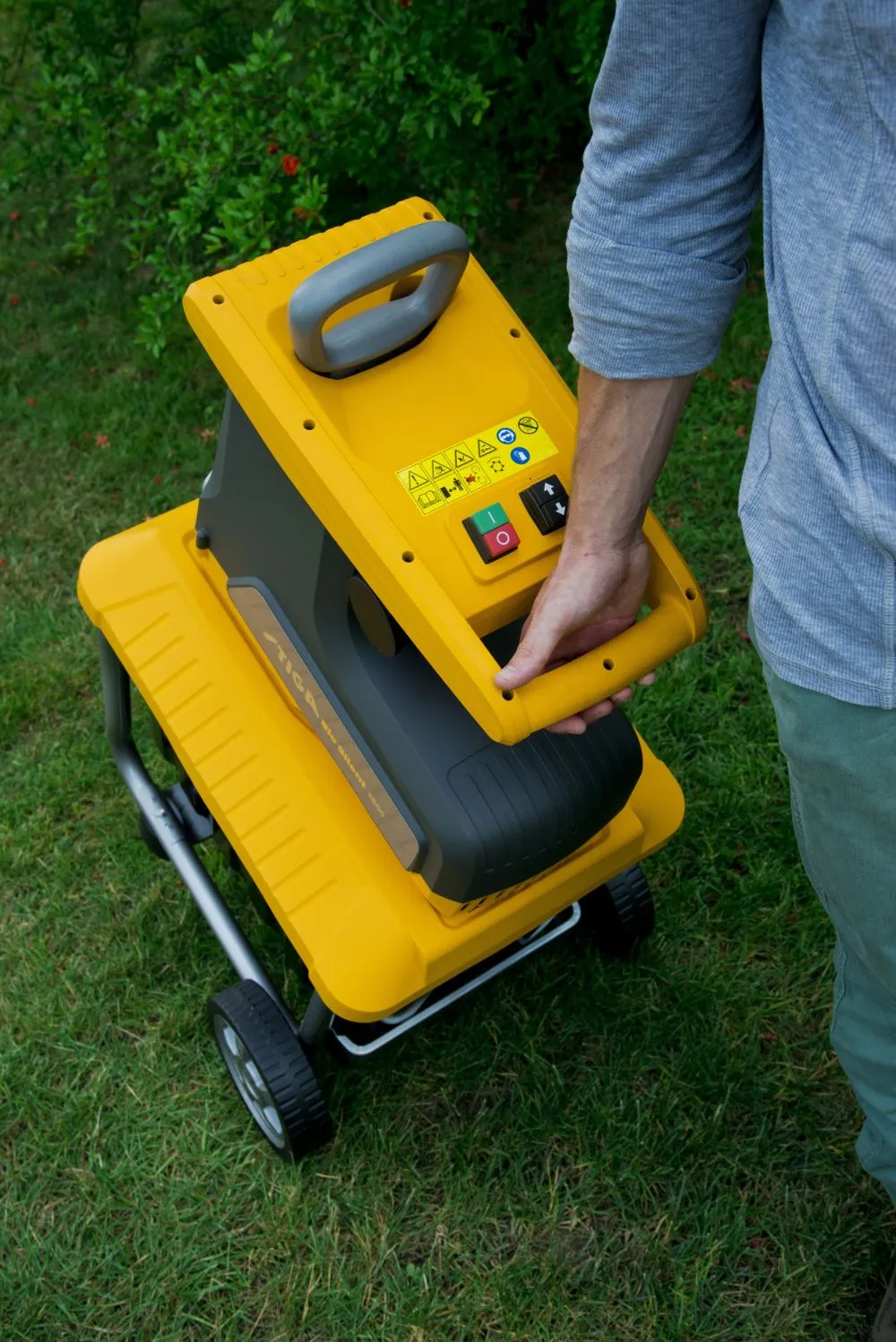 Tocator crengi Stiga BIO SILENT 2500, electric, 2500 W, Ø max. 40 mm, colector 60 L [7]