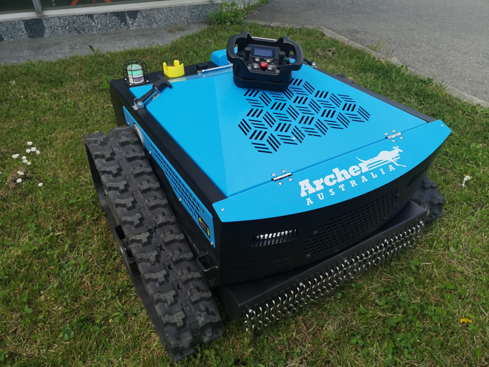 Tocator de vegetatie hibrid cu telecomanda Archer HM27, motor benzina Loncin 15.4 CP, latime lucru 685 mm, baterie 28V [6]
