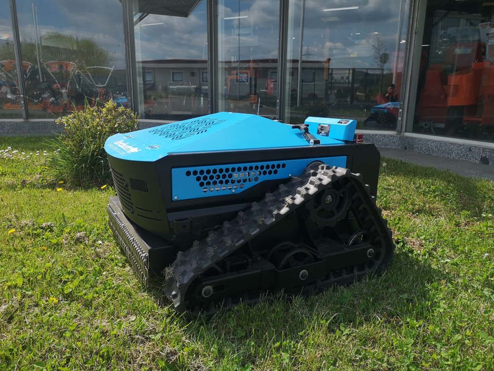Tocator de vegetatie hibrid cu telecomanda Archer HM27, motor benzina Loncin 15.4 CP, latime lucru 685 mm, baterie 28V [9]