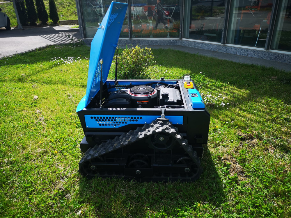 Tocator de vegetatie hibrid cu telecomanda Archer HM27, motor benzina Loncin 15.4 CP, latime lucru 685 mm, baterie 28V [20]