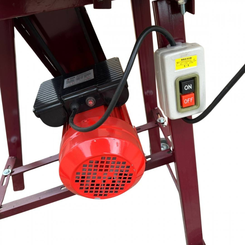 Tocator furaje (siscornita) VivaTechnix Siscornita VMD-1078, 2.2 kW, 500 kg/h [9]