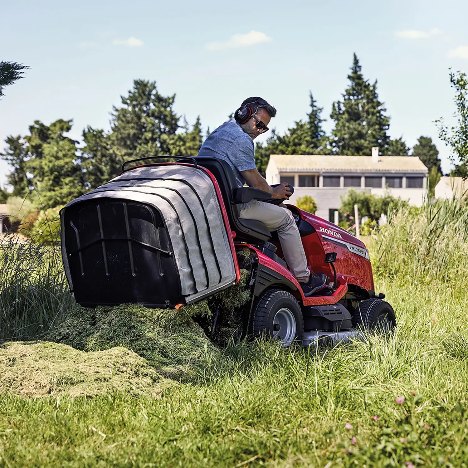 Tractoras de tuns gazon Honda HF 2625 K1 HMEH, 18.9 CP, benzina, 122 cm, cos 350 L, transmisie hidrostatica, mulching Versamow, cruise control [4]