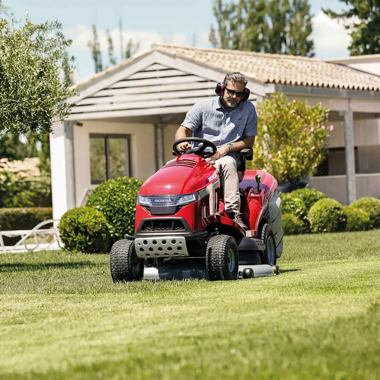 Tractoras de tuns gazon Honda HF 2625 K1 HTEH, 18.9 CP, benzina, 122 cm, cos 350 L, transmisie hidrostatica, mulching Versamow, cruise control, descarcare electrica cos [6]
