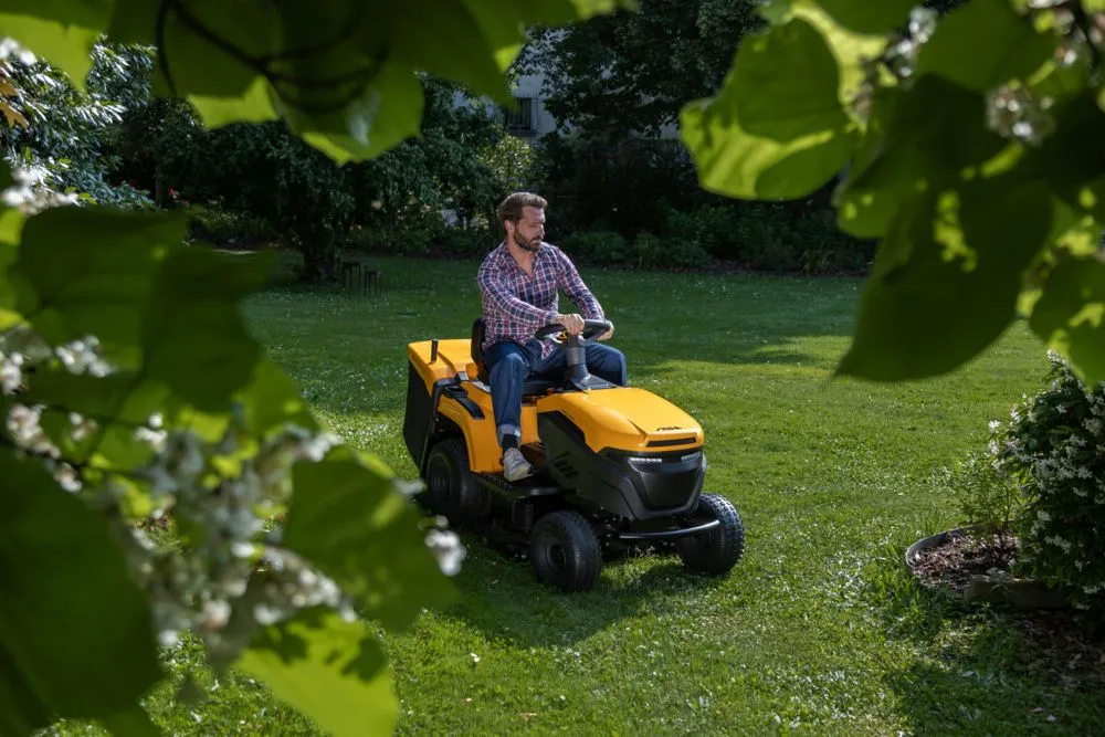 Tractoras de tuns gazon STIGA ESTATE 384e, acumulator Li-Ion 56V, 40Ah, 84 cm, cos 240 L [11]