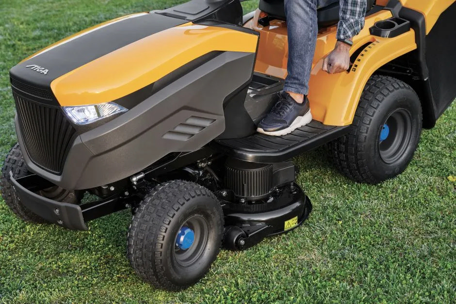 Tractoras de tuns gazon STIGA ESTATE 584e, acumulator Li-Ion 48V, 40Ah, 84 cm, cos 240 L [15]