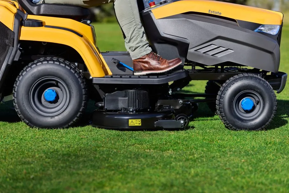 Tractoras de tuns gazon STIGA ESTATE 798e, acumulator Li-Ion 48V, 64Ah, 98 cm, cos 240 L [15]