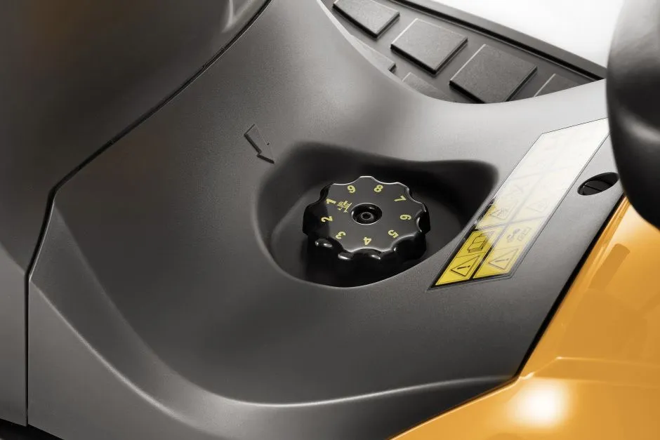 Tractoras de tuns gazon STIGA ESTATE 9122 WX 4WD, 18.2 CP, benzina, 122 cm, cos 360 L [8]