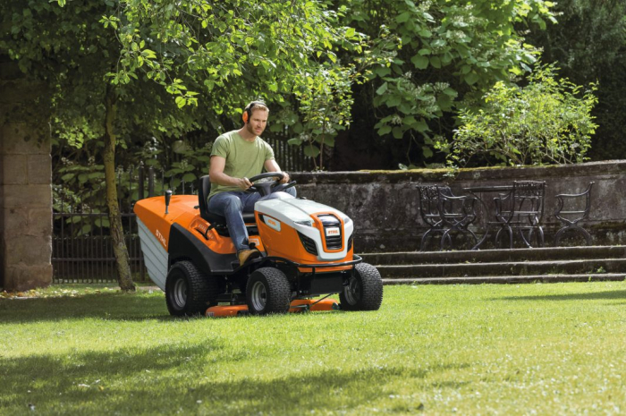 Tractoras de tuns gazon Stihl RT 6127.1 ZL, 21.2 CP, benzina, 125 cm, 350 L [3]