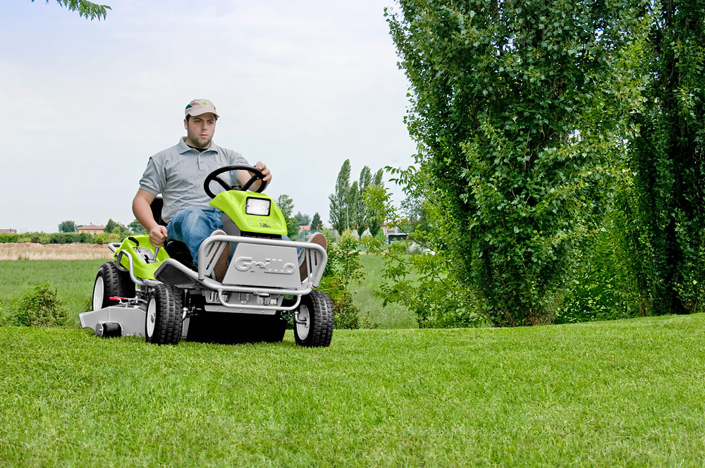 Tractoras de tuns si tocat iarba Grillo MD 15, 15 CP, benzina, 83 cm, 2x4 [9]