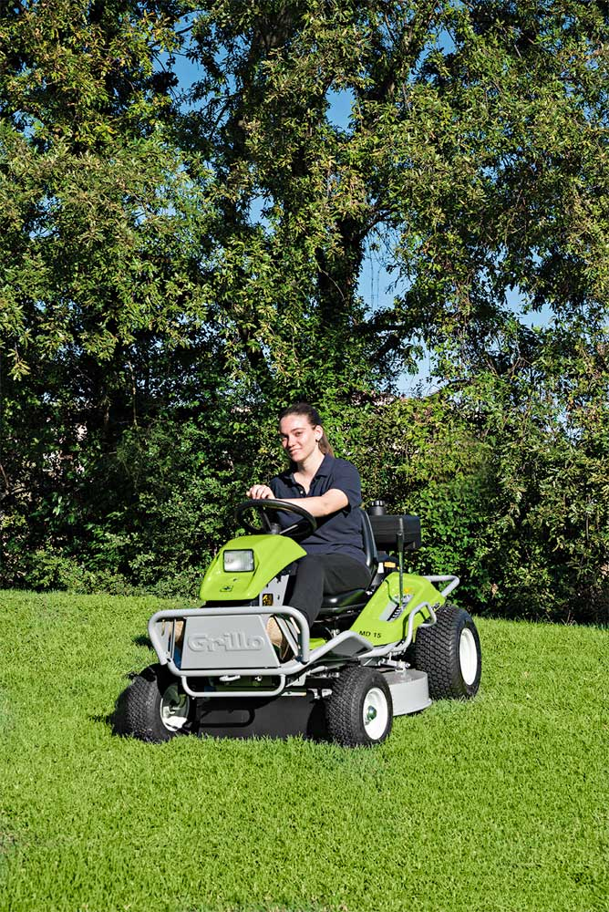 Tractoras de tuns si tocat iarba Grillo MD 15, 15 CP, benzina, 83 cm, 2x4 [8]