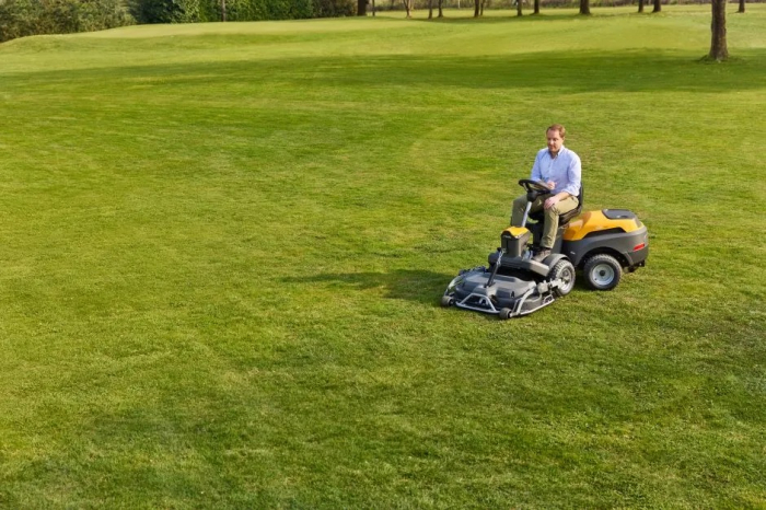 Tractoras cu masa frontala pentru tuns gazon STIGA PARK 500 WX 4WD, 16 CP, benzina (fara masa de taiere) [14]