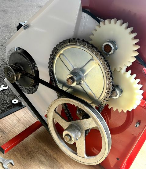 Zdrobitor cu desciorchinator, electric BAESSO Model 191 Smalto, 750 W, 1500 kg/h [5]