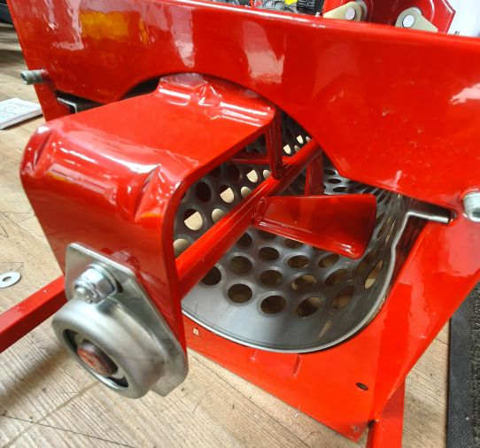 Zdrobitor cu desciorchinator, electric BAESSO Model 191 Smalto, 750 W, 1500 kg/h [6]