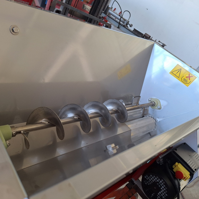 Zdrobitor cu desciorchinator, electric BAESSO Model 191 Semi-Inox, 750 W, 1500 kg/h [4]