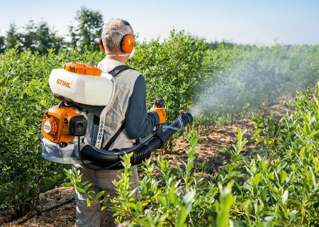 Atomizor pe benzina Stihl SR 200, 1.1 CP, motor 2 timpi, rezervor solutie 10 L, distanta pulverizare 9 m [4]