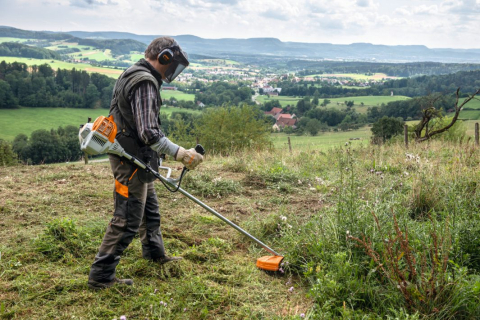 Motocoasa Stihl FS 235, 2.1 CP, 36.3 cmc, benzina, 2 timpi [2]