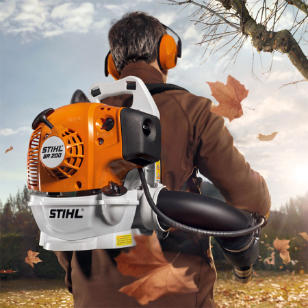 Suflanta frunze Stihl BR 200, 1.1 CP, 27.2 cmc, benzina, 2 timpi, 800 mc/h [6]