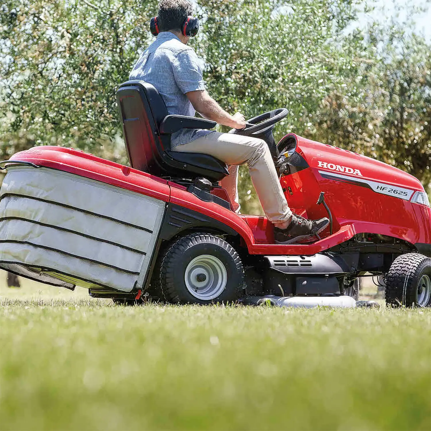 Tractoras de tuns gazon Honda HF 2625 K1 HTEH, 18.9 CP, benzina, 122 cm, cos 350 L, transmisie hidrostatica, mulching Versamow, cruise control, descarcare electrica cos [6]