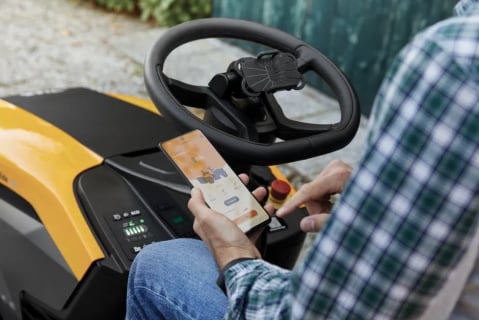 Tractoras de tuns gazon STIGA ESTATE 584e, acumulator Li-Ion 48V, 40Ah, 84 cm, cos 240 L [16]