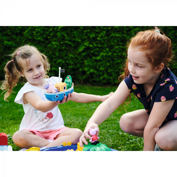 Set de joaca cu apa Big Peppa Pig Holiday [12]