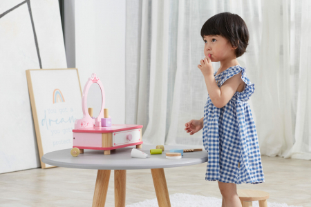 Masuta de machiaj cu oglinda si accesorii din lemn, Viga Toys [1]