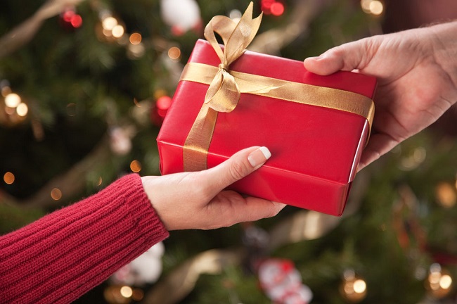 Cadouri pentru nași sau fini de Crăciun