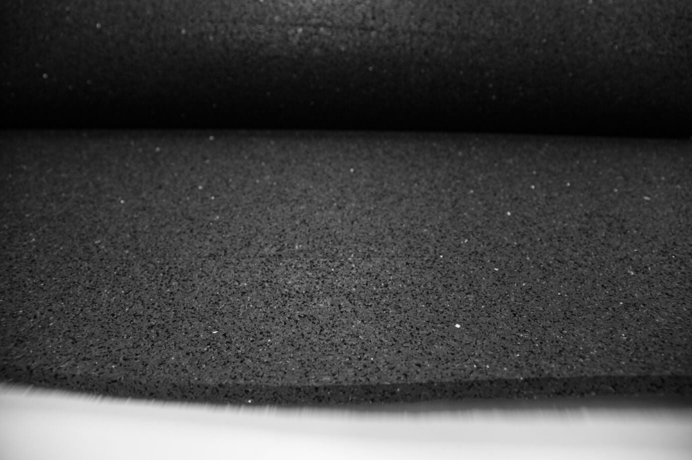 Pardoseală sport din granule de cauciuc 6mm – premium, negru, latime 1250mm [3]