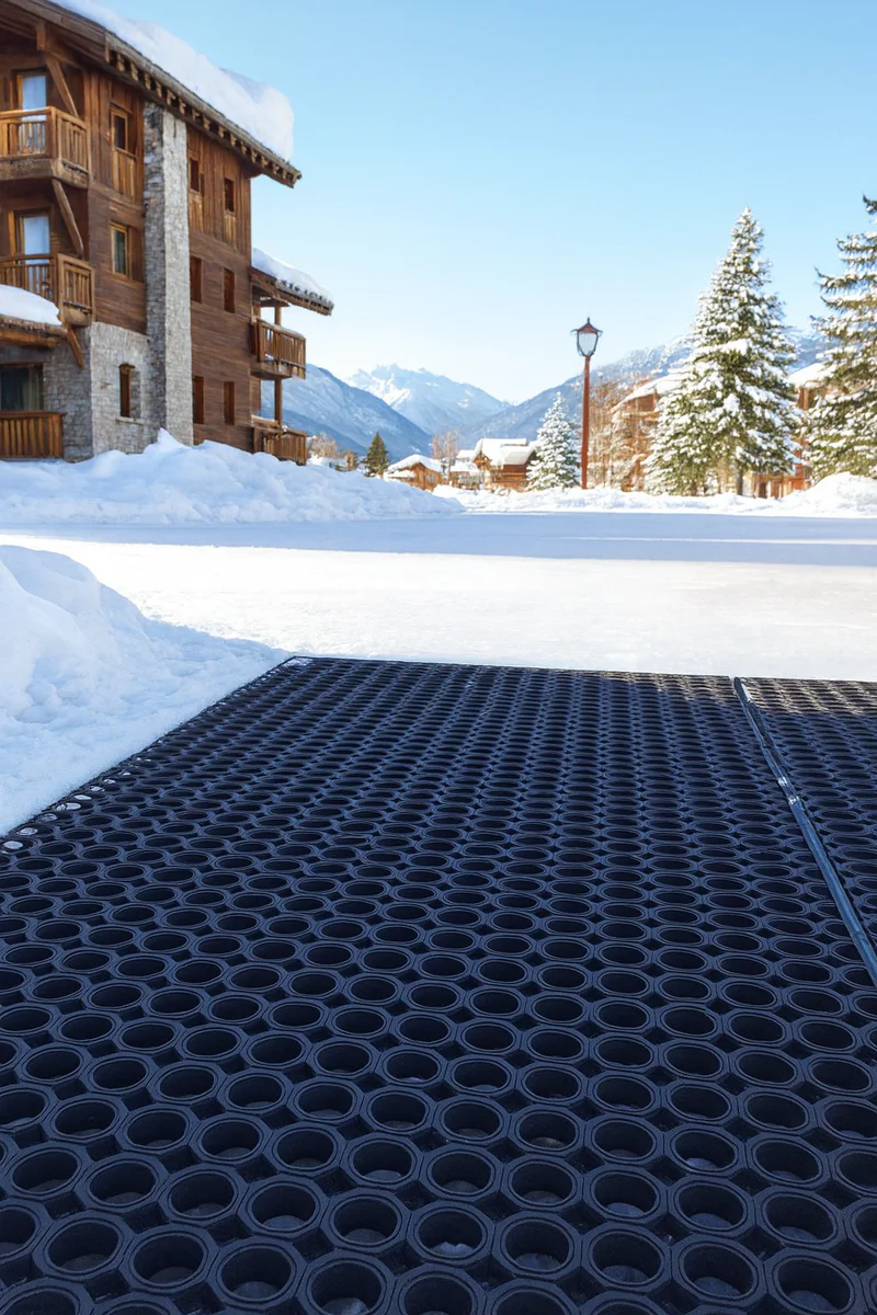 Covor din cauciuc, perforat, trafic intens, Ringmat Honeycomb, 23x1000mm, negru [6]