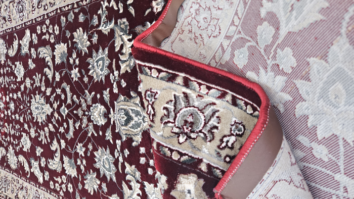 Covor gros clasic, model floral , bordo , cu insertii piele pe spate si franjuri la capete [2]