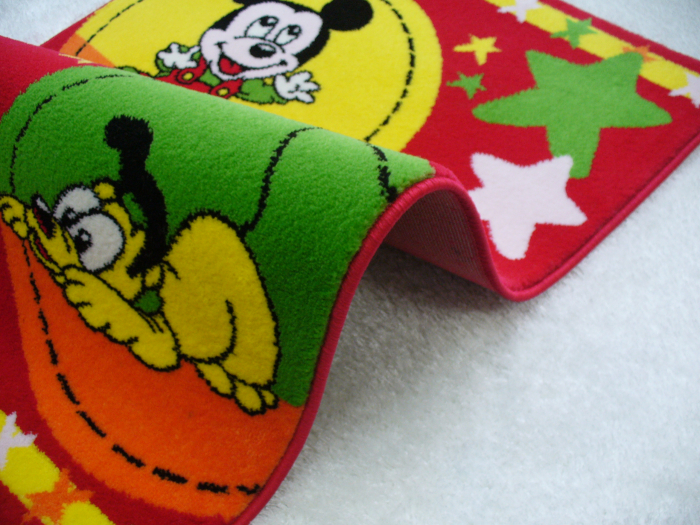 Covor Mickey mouse si prietenii, rosu [2]