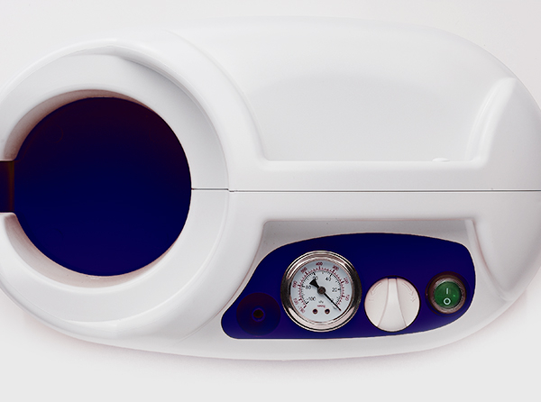 Аспиратор за секрети VAC Plus 800 мл, 600 mmHg, 24 л/мин, с батерия [5]