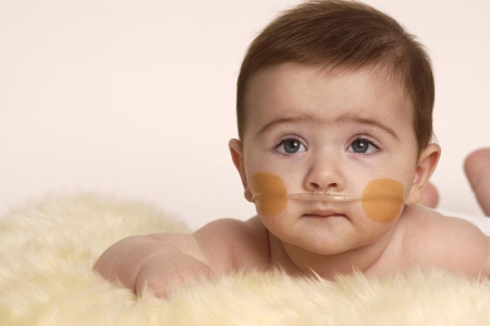 Назална канюла, бебе (1 - 24 месеца), 2,1 м, 5 л/мин, силиконови ноздри, извити и заострени [1]