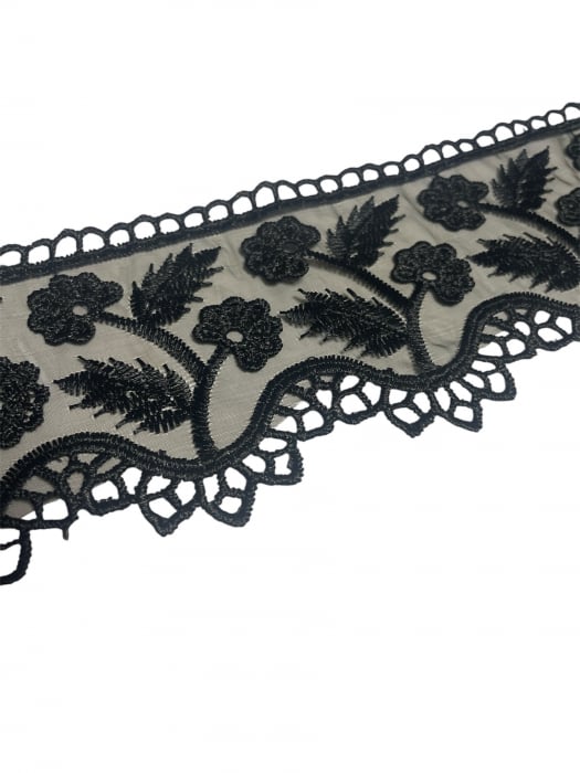 Dantela brodata pe organza [2]