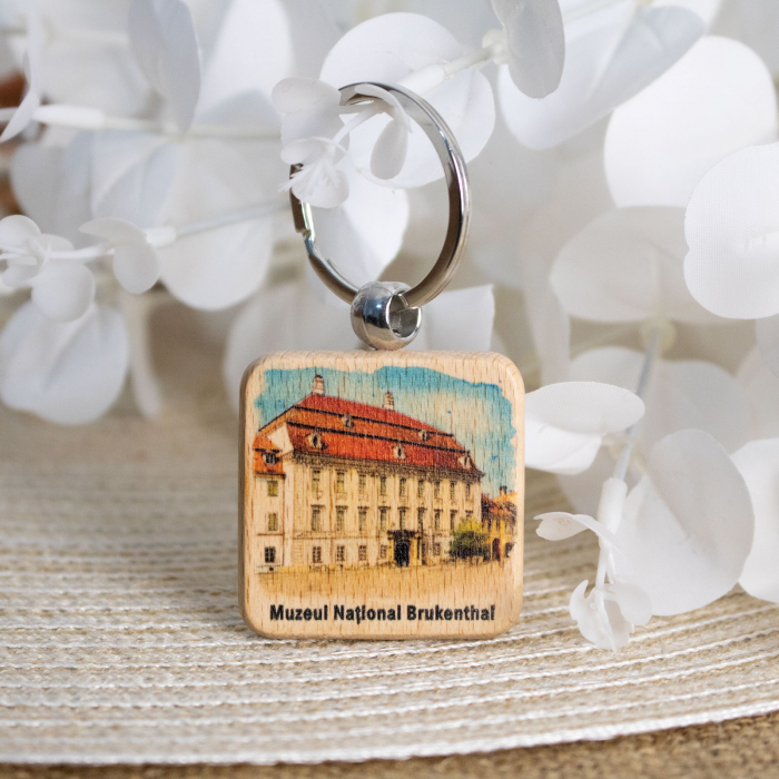 Breloc din lemn, suvenir, acuarela, Muzeul National Brukenthal Sibiu [2]