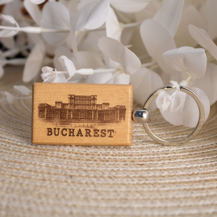 Breloc din lemn, suvenir, gravat, Palatul Parlamentului Bucuresti [2]