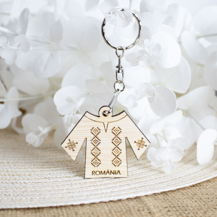 Breloc suvenir din lemn, gravat, IE romaneasca, Romania [2]