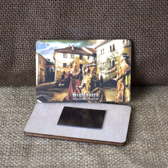 Magnet de frigider din lemn, acuarela, "Domnite dansand in Cetatea Sighisoara" [2]