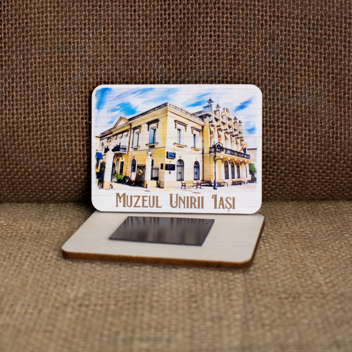 Magnet de frigider, din lemn, acuarela, Muzeul Unirii Iasi [2]