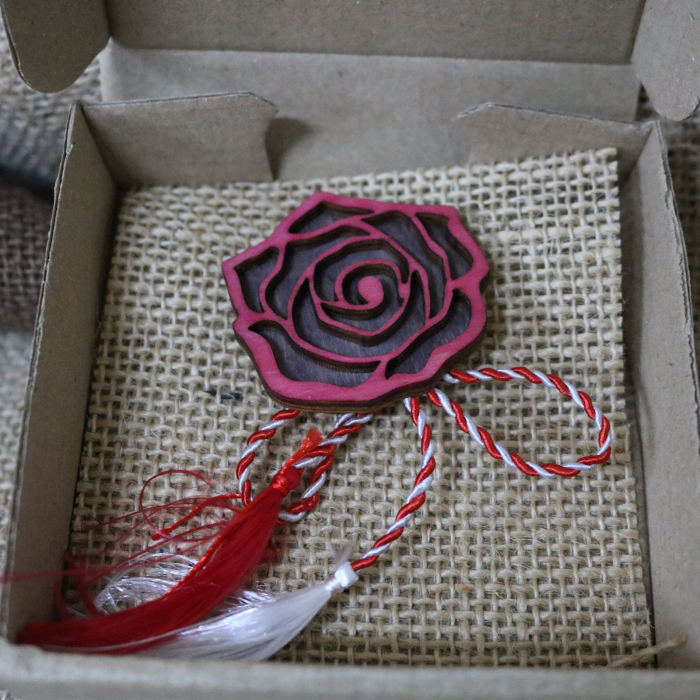 Martisor - brosa din lemn, Trandafir, rosu [6]