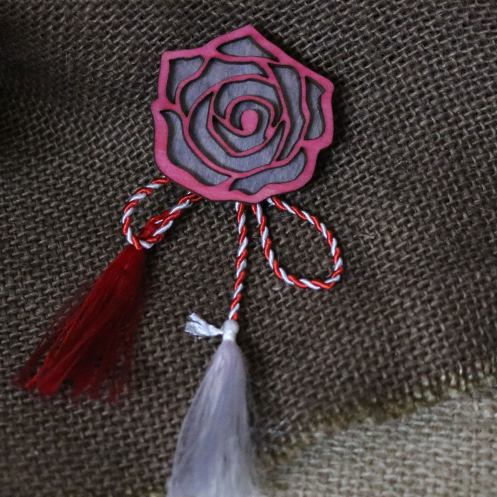 Martisor - brosa din lemn, Trandafir, rosu [8]