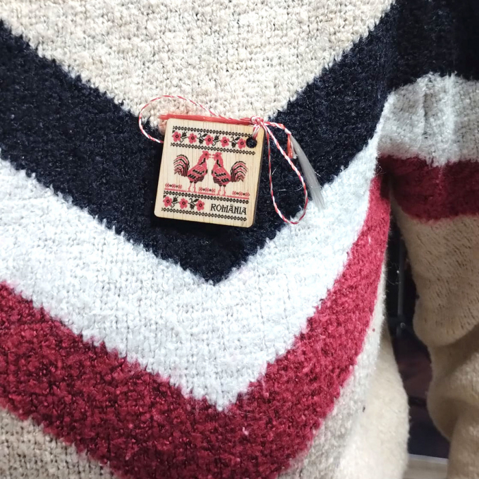 Martisor din lemn, cu motive traditionale romanesti [4]