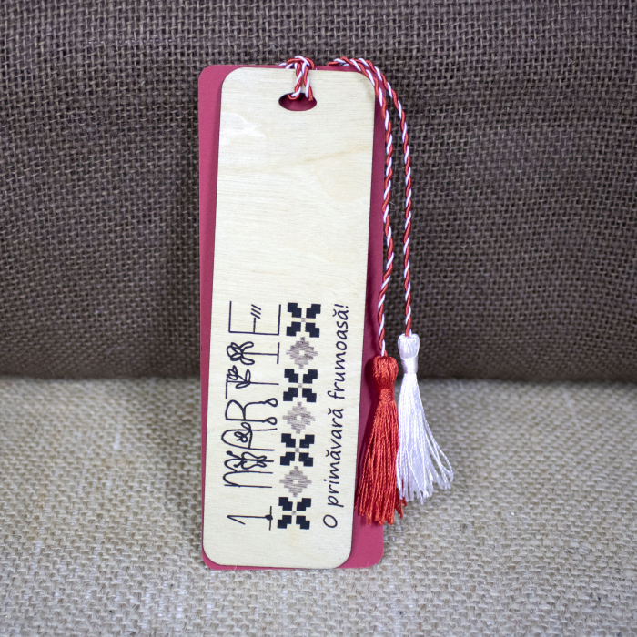 Martisor din lemn, semn de carte gravat cu motive tradionale romanesti [3]
