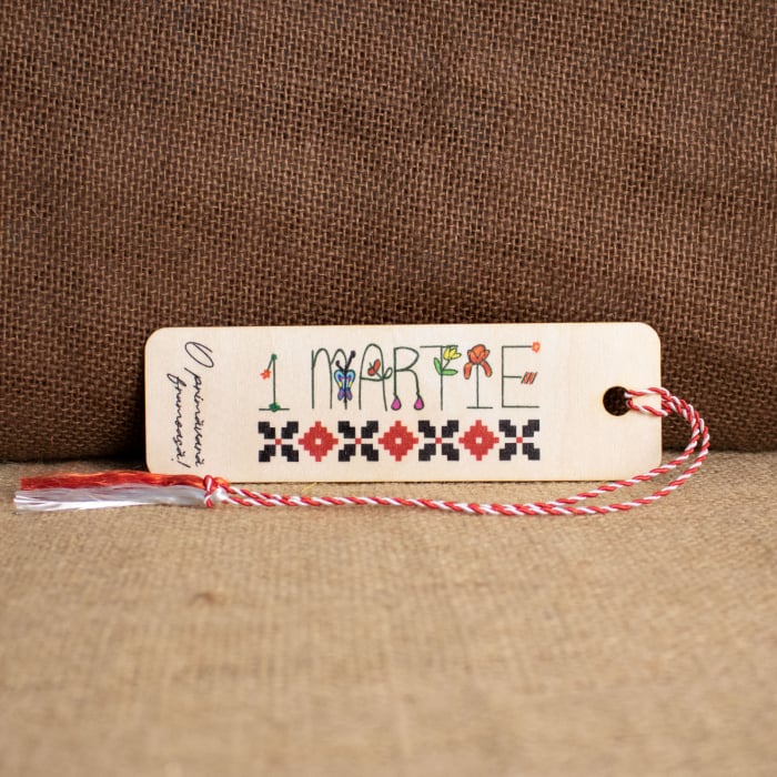 Martisor din lemn, semn de carte, personalizat, cu motive tradionale romanesti [3]