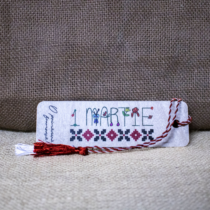Martisor din lemn, semn de carte, personalizat, cu motive tradionale romanesti [2]