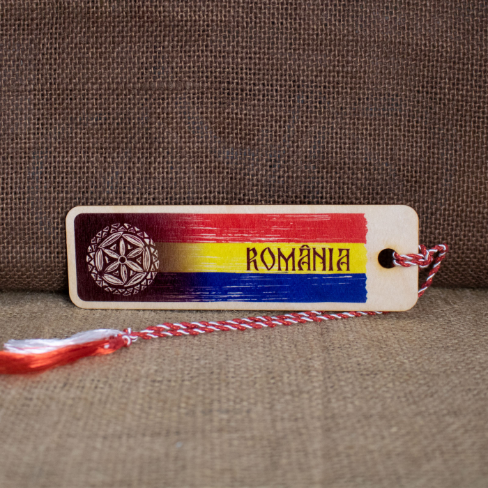 Martisor din lemn, semn de carte, personalizat "Visit Romania" [2]