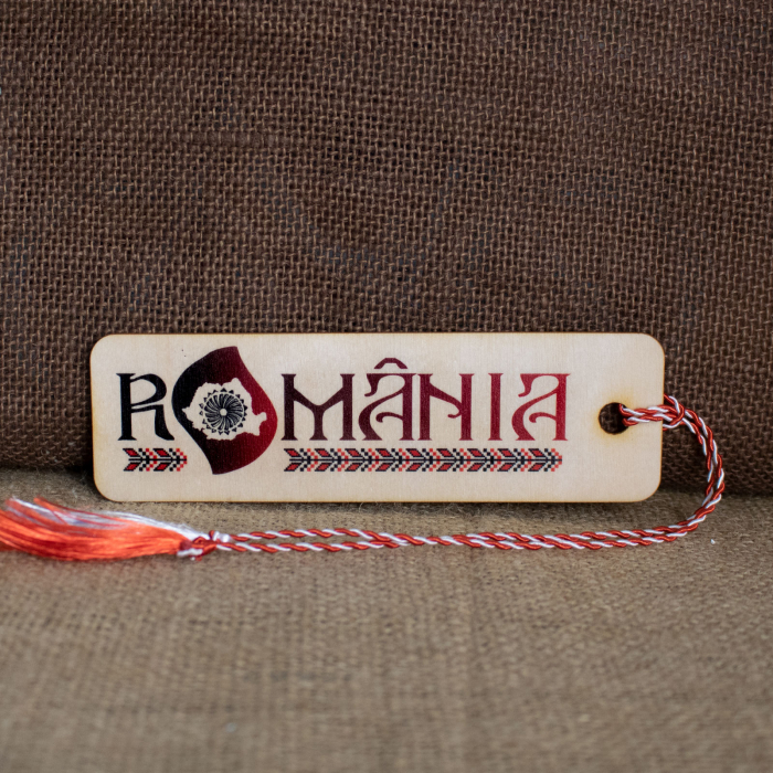 Martisor din lemn, semn de carte, personalizat "Visit Romania" [2]